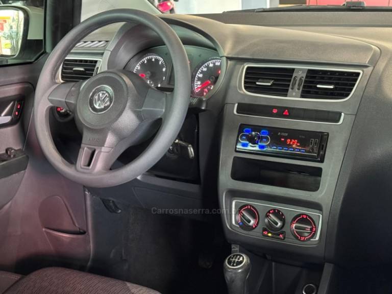 VOLKSWAGEN - FOX - 2013/2014 - Branca - R$ 41.900,00