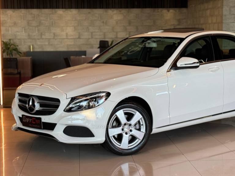 MERCEDES-BENZ - C 200 - 2015/2016 - Branca - R$ 125.900,00