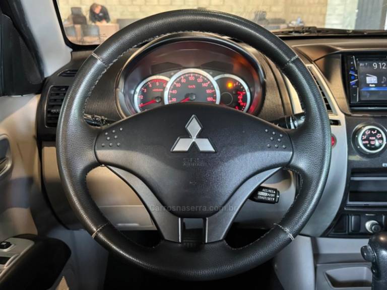 MITSUBISHI - L200 TRITON - 2010/2010 - Preta - R$ 99.900,00