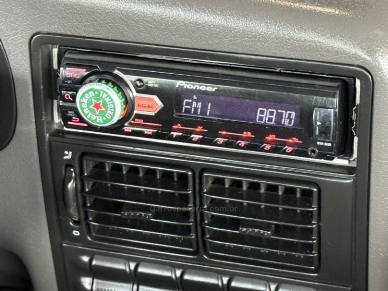 VOLKSWAGEN - GOL - 1996/1996 - Prata - R$ 27.900,00