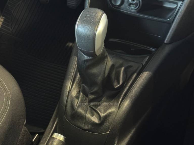 PEUGEOT - 208 - 2014/2015 - Vermelha - R$ 45.900,00