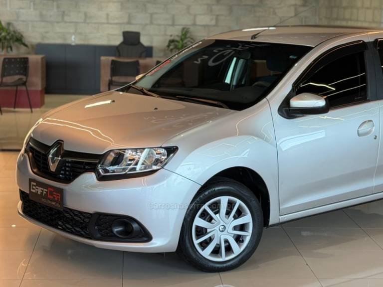 RENAULT - SANDERO - 2015/2016 - Prata - R$ 42.900,00