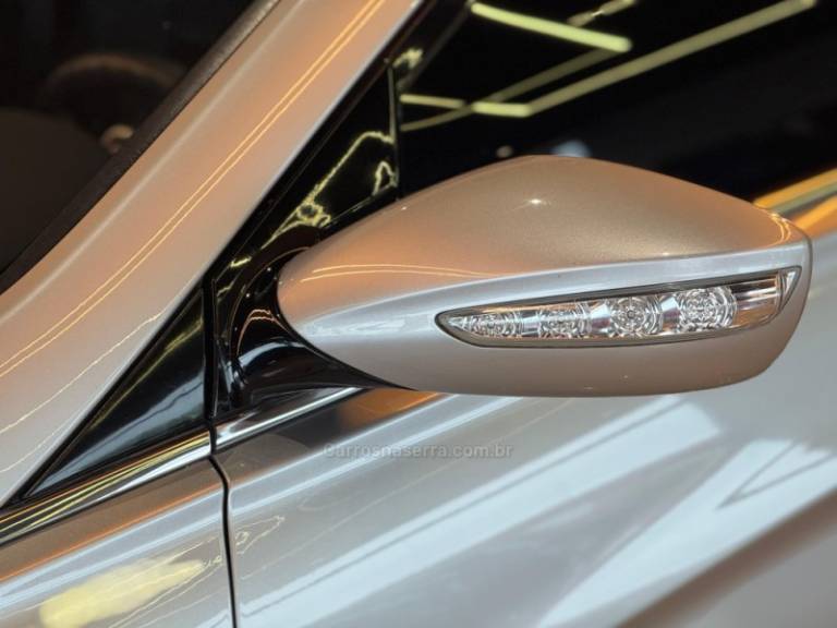 HYUNDAI - SONATA - 2011/2012 - Prata - R$ 72.900,00