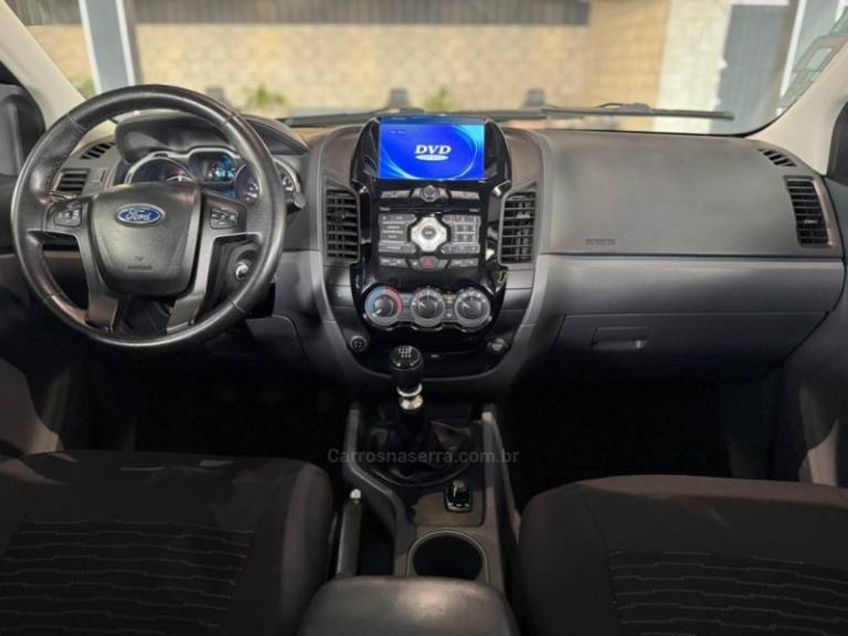 FORD - RANGER - 2014/2015 - Bege - R$ 108.900,00