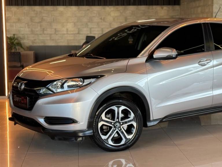 HONDA - HR-V - 2015/2016 - Prata - R$ 85.900,00