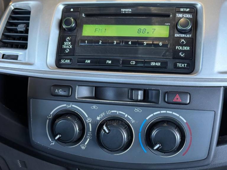 TOYOTA - HILUX - 2011/2012 - Preta - R$ 89.900,00