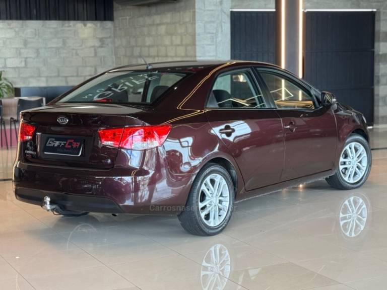 KIA MOTORS - CERATO - 2011/2011 - Vinho - R$ 49.900,00