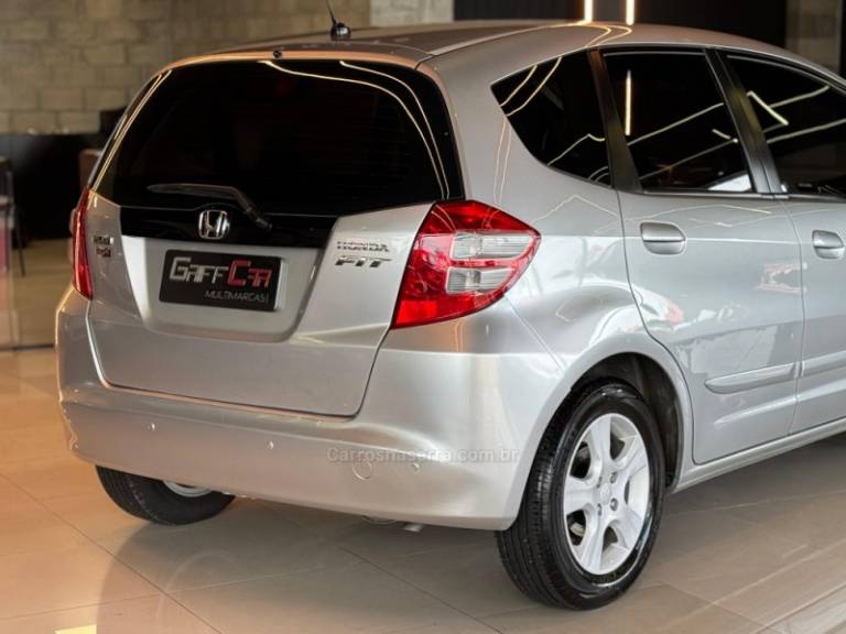 HONDA - FIT - 2011/2012 - Prata - R$ 39.900,00