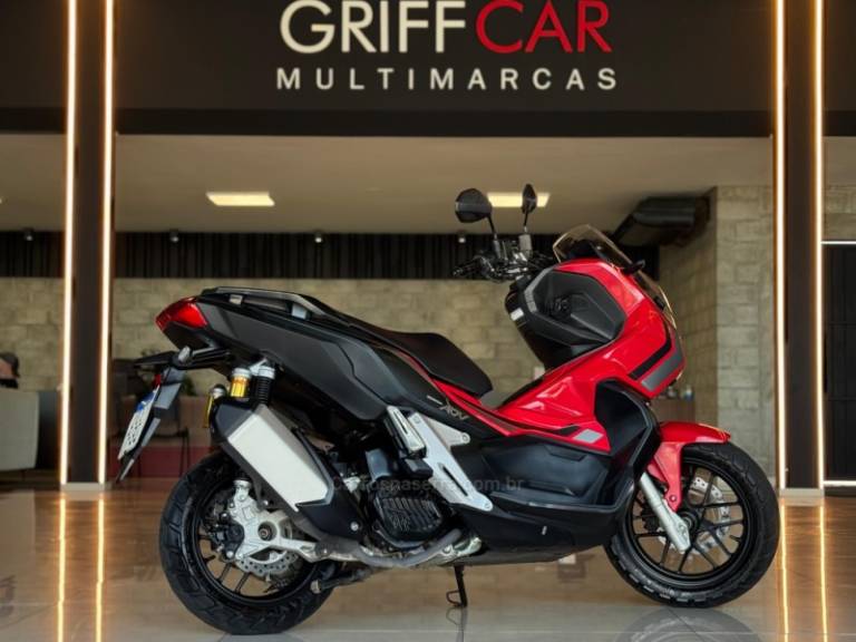 HONDA - ADV 150 - 2023/2024 - Vermelha - R$ 23.900,00