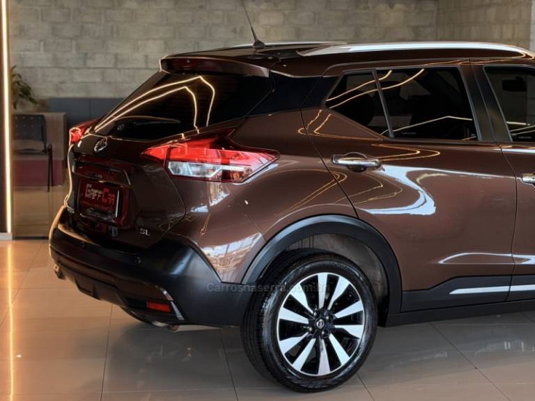 NISSAN - KICKS - 2019/2020 - Marrom - R$ 86.900,00