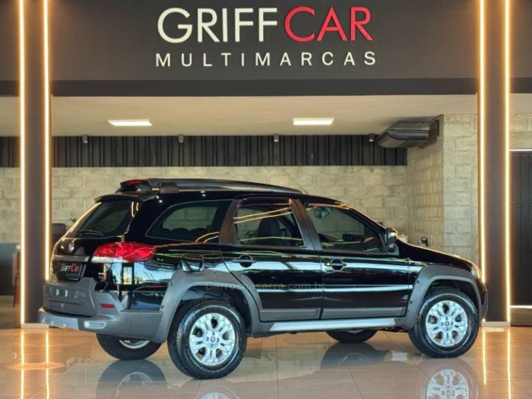 FIAT - PALIO - 2011/2012 - Preta - R$ 44.900,00