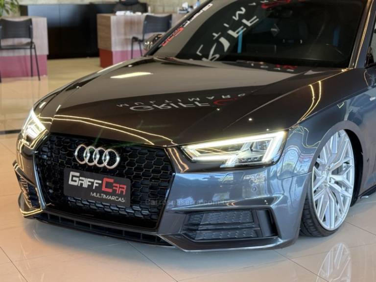 AUDI - A4 - 2019/2019 - Cinza - R$ 199.900,00