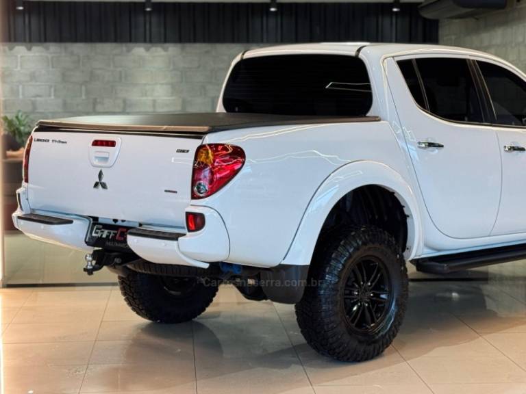 MITSUBISHI - L200 TRITON - 2014/2015 - Branca - R$ 139.900,00