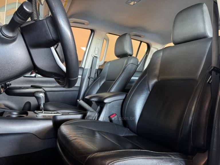 TOYOTA - HILUX - 2016/2017 - Prata - R$ 199.900,00
