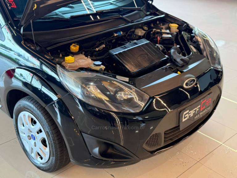 FORD - FIESTA - 2013/2014 - Preta - R$ 32.900,00