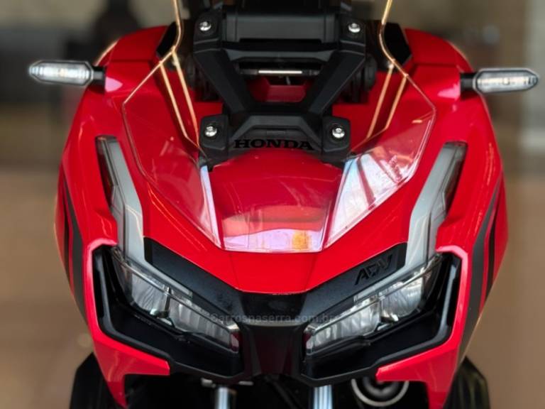 HONDA - ADV 150 - 2023/2024 - Vermelha - R$ 23.900,00