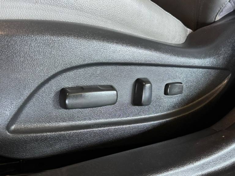 HYUNDAI - SONATA - 2012/2013 - Preta - R$ 73.900,00