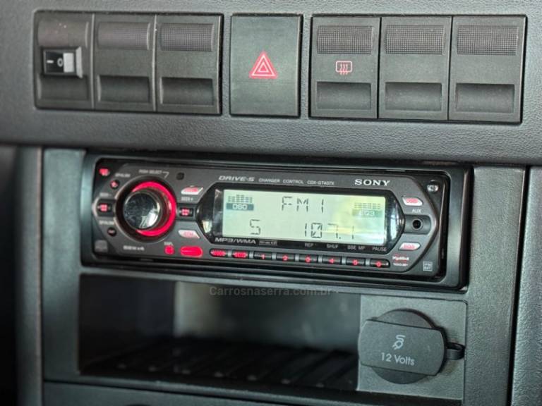 VOLKSWAGEN - GOL - 2003/2003 - Prata - R$ 39.900,00