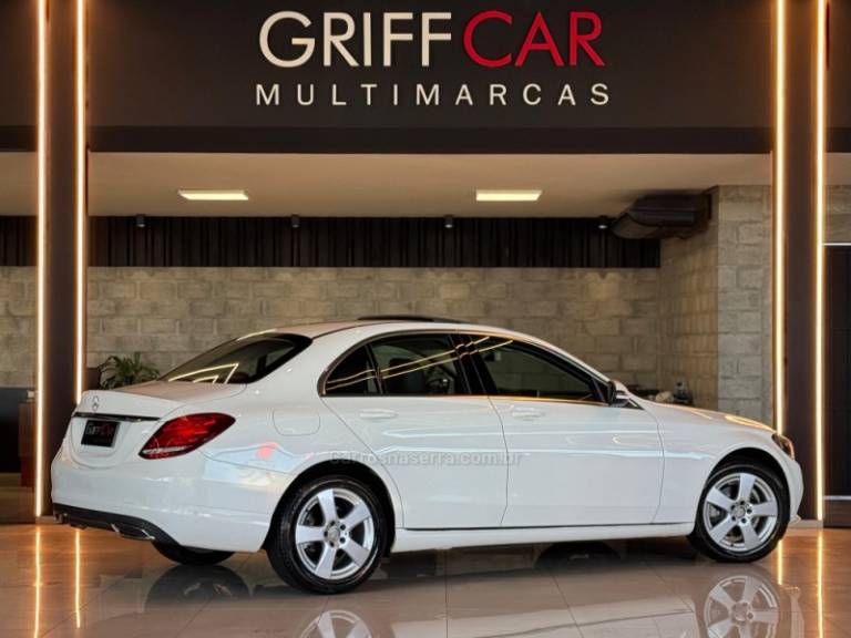 MERCEDES-BENZ - C 200 - 2015/2016 - Branca - R$ 125.900,00