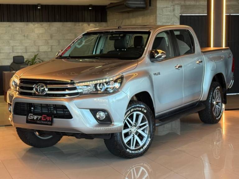 TOYOTA - HILUX - 2016/2017 - Prata - R$ 199.900,00