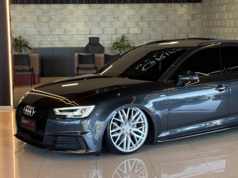 AUDI - A4 - 2019/2019 - Cinza - R$ 179.900,00