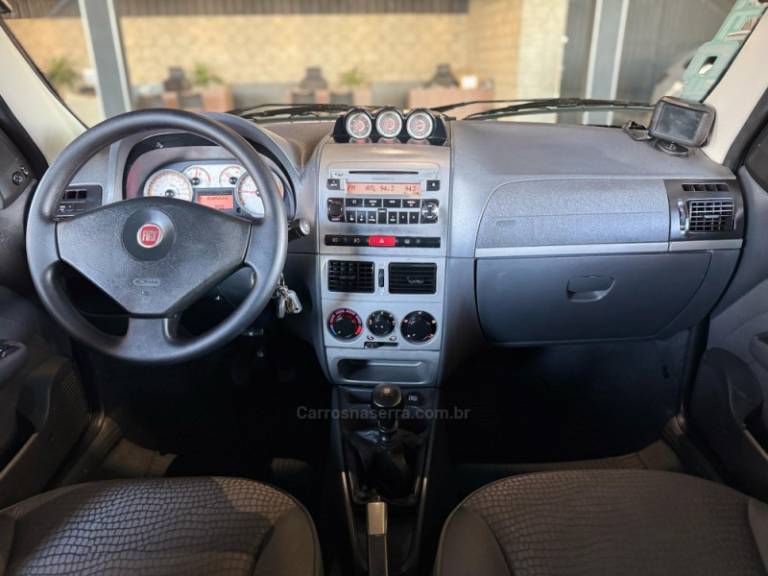 FIAT - PALIO - 2011/2012 - Preta - R$ 44.900,00