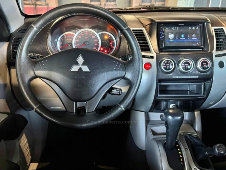 MITSUBISHI - L200 TRITON - 2010/2010 - Preta - R$ 99.900,00