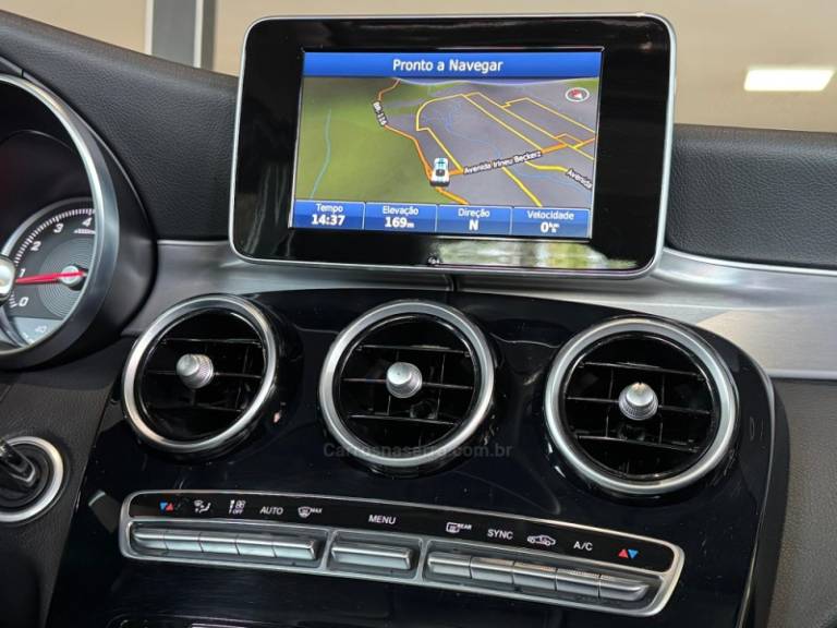 MERCEDES-BENZ - C 200 - 2015/2016 - Branca - R$ 125.900,00