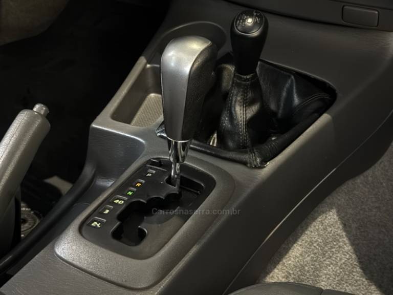 TOYOTA - HILUX - 2014/2014 - Prata - R$ 147.900,00