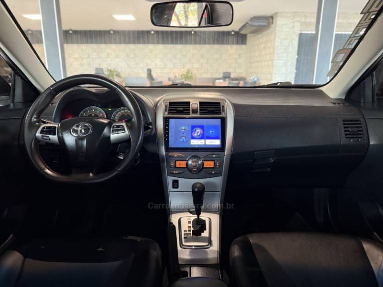 TOYOTA - COROLLA - 2012/2013 - Prata - R$ 65.900,00
