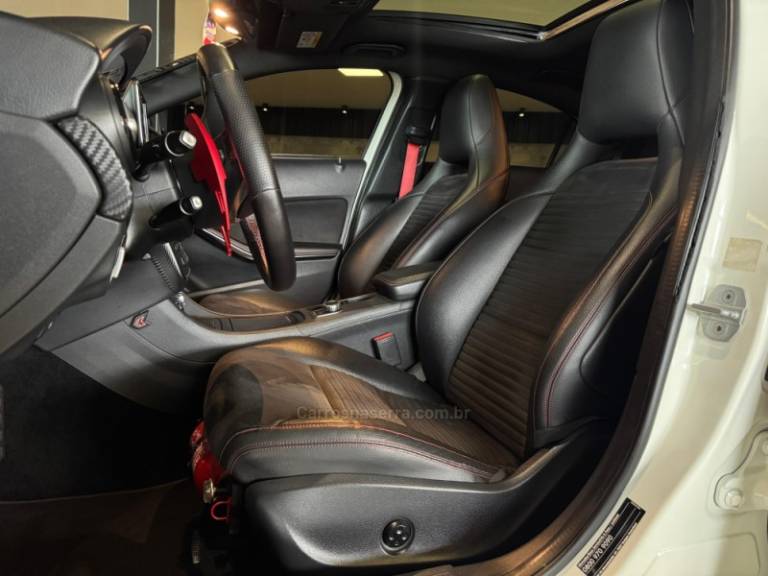 MERCEDES-BENZ - A 250 - 2014/2014 - Branca - R$ 109.900,00