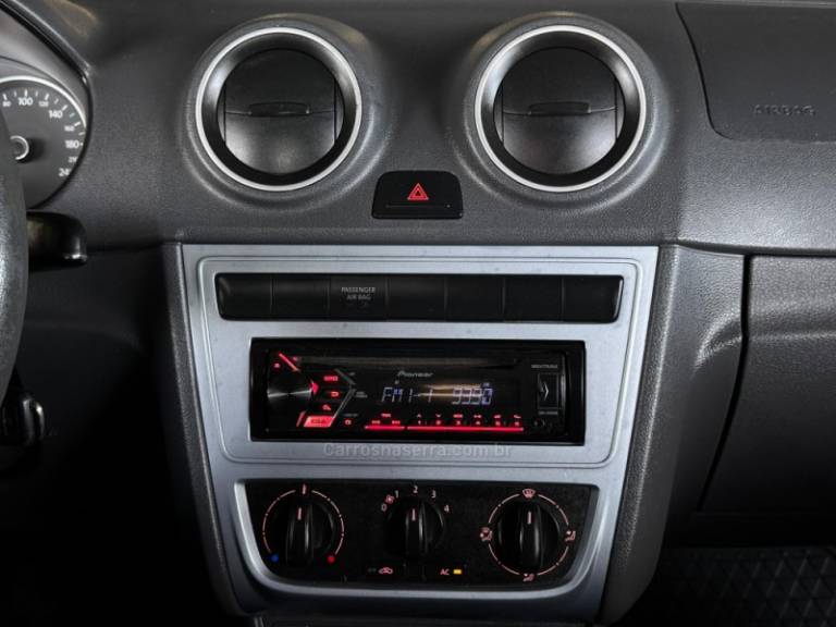 VOLKSWAGEN - SAVEIRO - 2016/2017 - Branca - R$ 51.900,00