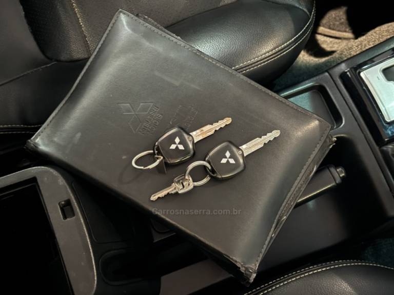 MITSUBISHI - L200 TRITON - 2016/2017 - Prata - R$ 149.900,00