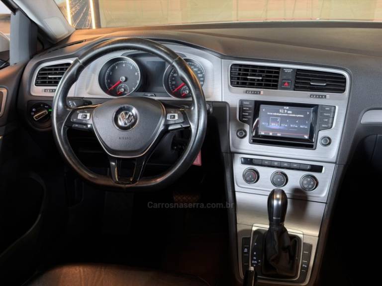 VOLKSWAGEN - GOLF - 2015/2015 - Branca - R$ 82.900,00