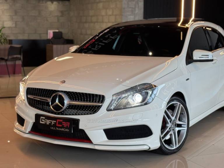 MERCEDES-BENZ - A 250 - 2014/2014 - Branca - R$ 109.900,00