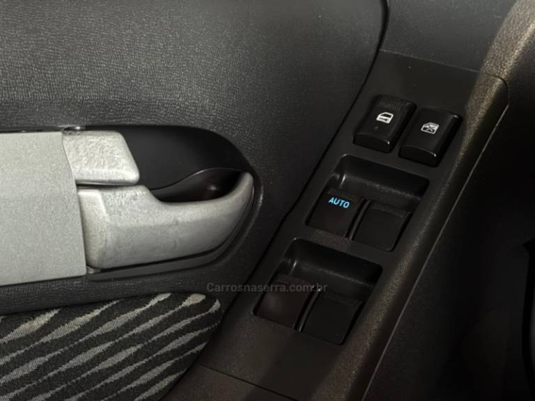 CHEVROLET - S10 - 2014/2014 - Prata - R$ 104.900,00