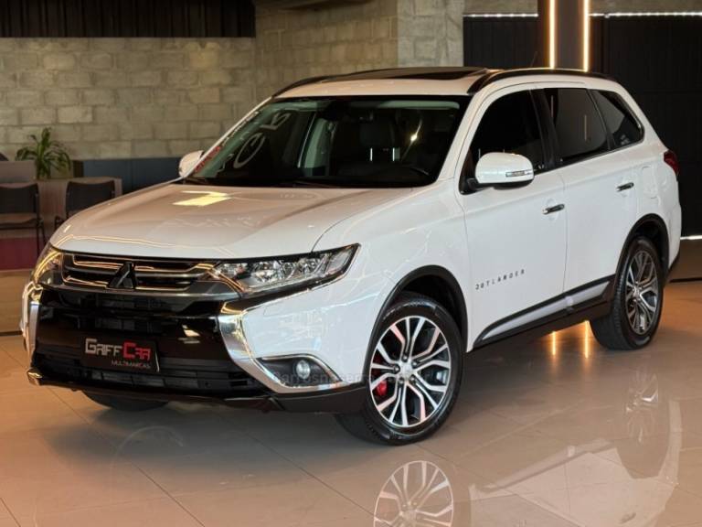 MITSUBISHI - OUTLANDER - 2015/2016 - Branca - R$ 121.900,00