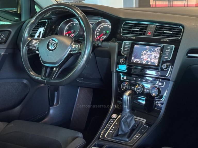 VOLKSWAGEN - GOLF - 2013/2014 - Branca - R$ 89.900,00
