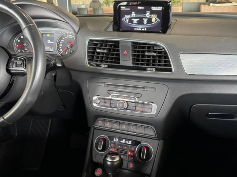 AUDI - Q3 - 2018/2019 - Branca - Sob Consulta