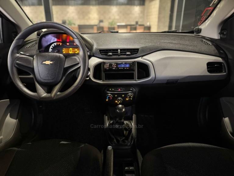 CHEVROLET - ONIX - 2017/2018 - Branca - R$ 49.900,00