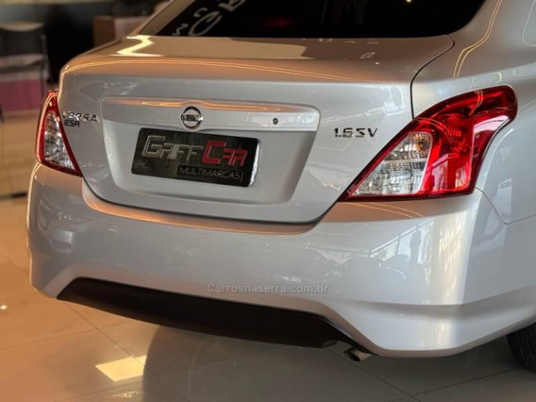 NISSAN - VERSA - 2017/2017 - Prata - R$ 59.900,00
