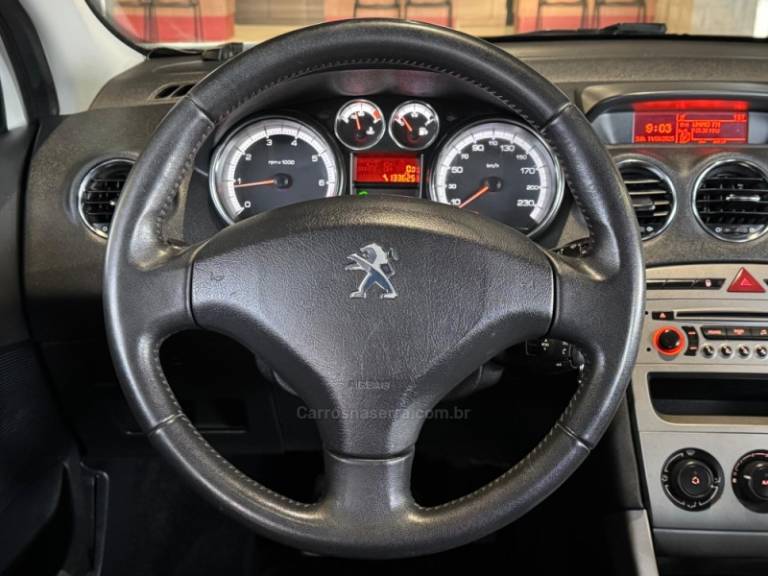 PEUGEOT - 308 - 2013/2014 - Branca - R$ 46.900,00