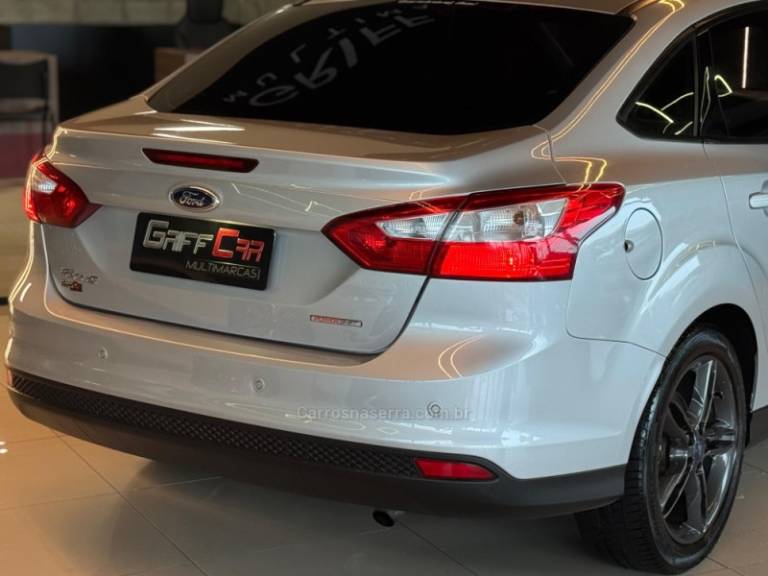 FORD - FOCUS - 2012/2014 - Prata - R$ 49.900,00