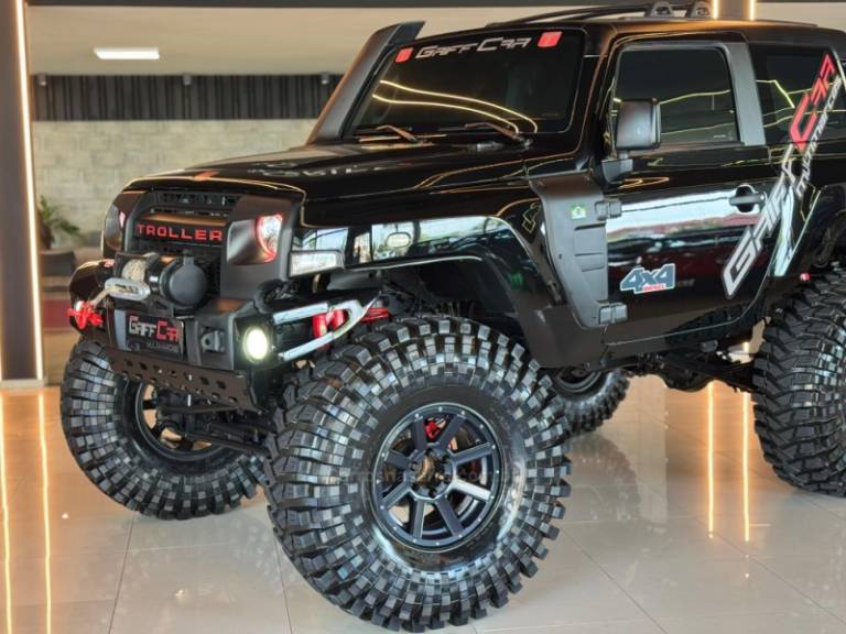 TROLLER - T4 - 2014/2015 - Preta - R$ 239.900,00