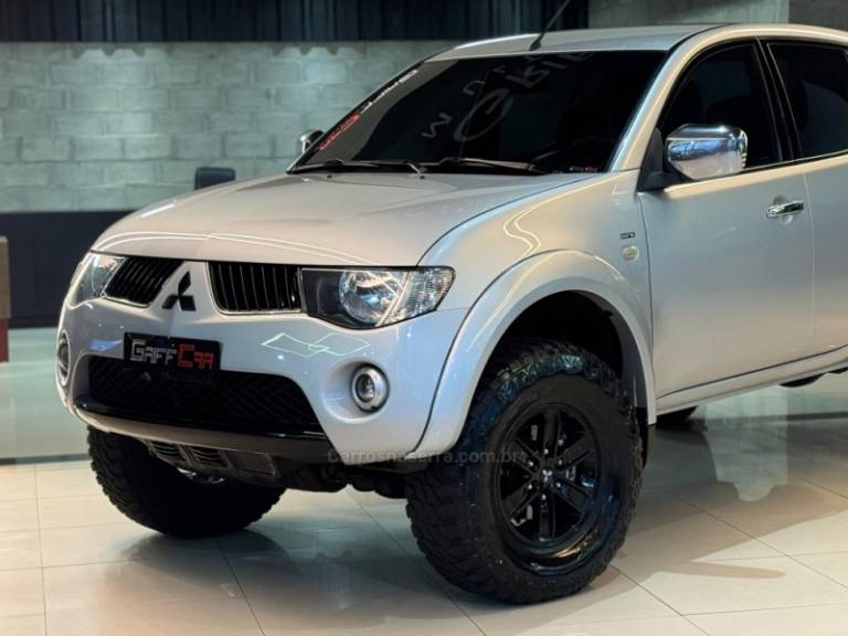 MITSUBISHI - L200 TRITON - 2009/2010 - Prata - R$ 103.900,00