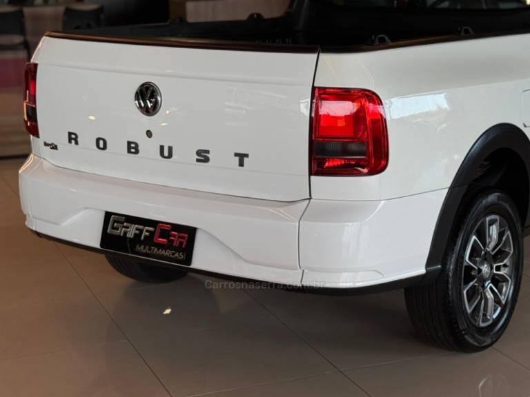 VOLKSWAGEN - SAVEIRO - 2016/2017 - Branca - R$ 51.900,00