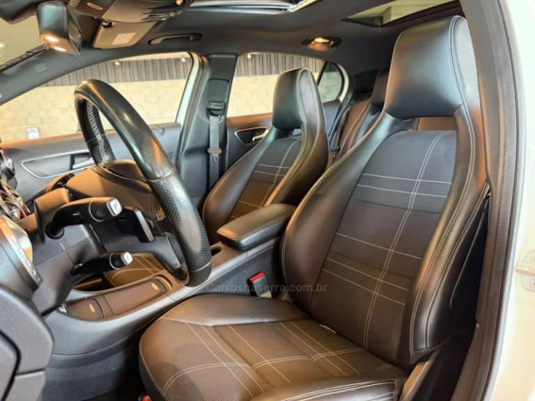 MERCEDES-BENZ - GLA 200 - 2014/2015 - Branca - R$ 109.900,00