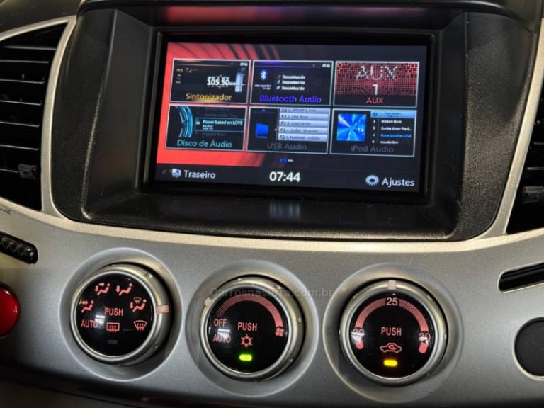 MITSUBISHI - L200 TRITON - 2014/2015 - Branca - R$ 139.900,00