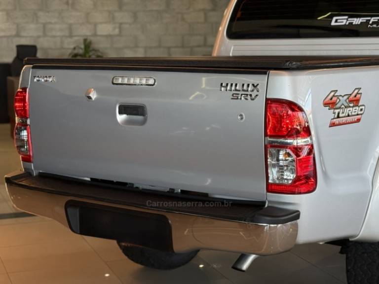 TOYOTA - HILUX - 2014/2014 - Prata - R$ 147.900,00