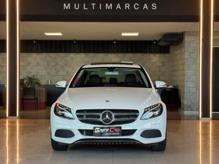 MERCEDES-BENZ - C 200 - 2015/2016 - Branca - R$ 125.900,00